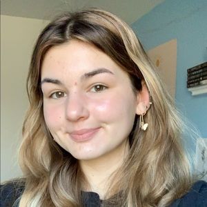 Meet your Posher, Abby